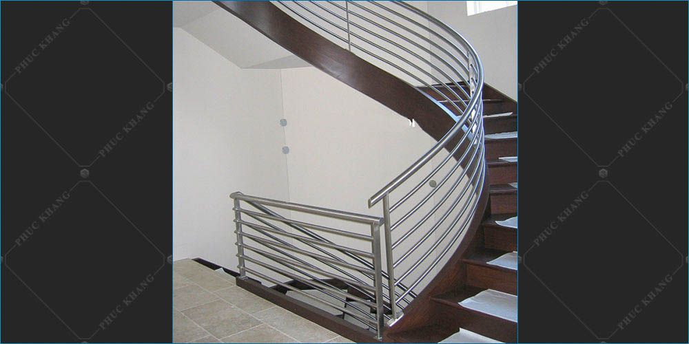 cầu thang bằng inox xoắn