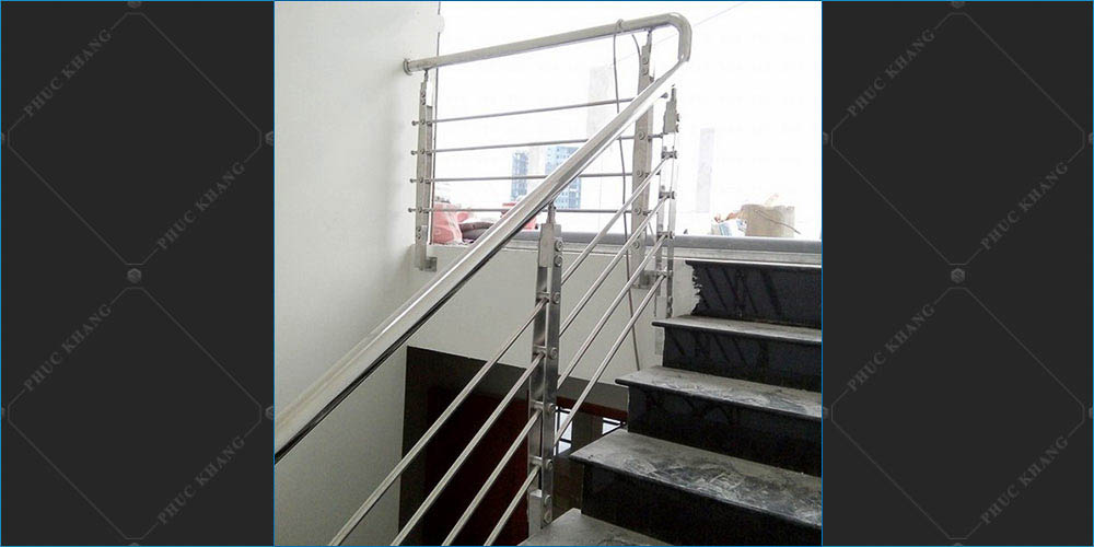 Lan can inox chân trụ