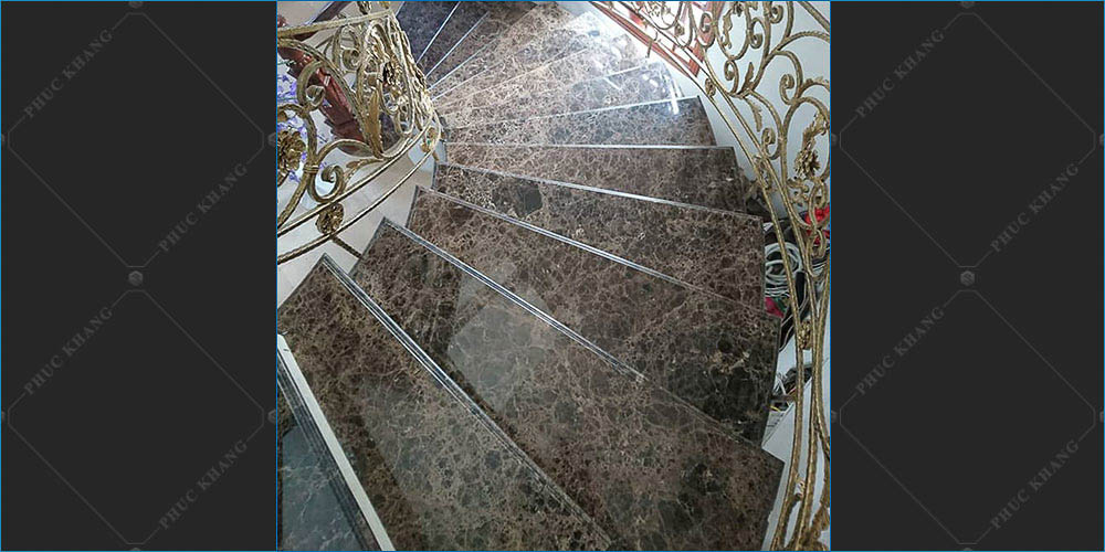 đá marble nâu ốp cầu thang đẹp