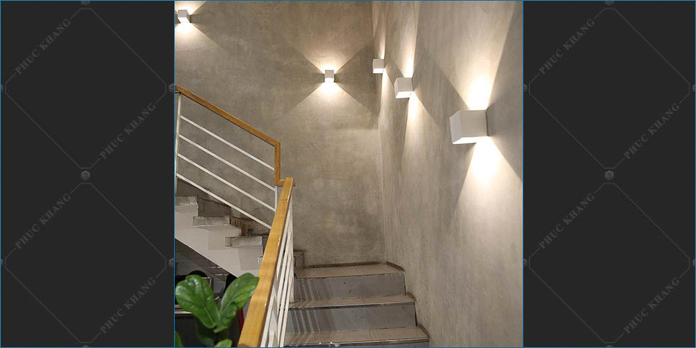 đèn tường cầu thang hiện đại