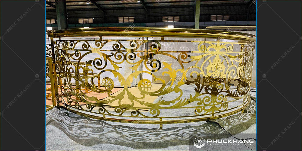 lan can ban công inox vàng gold