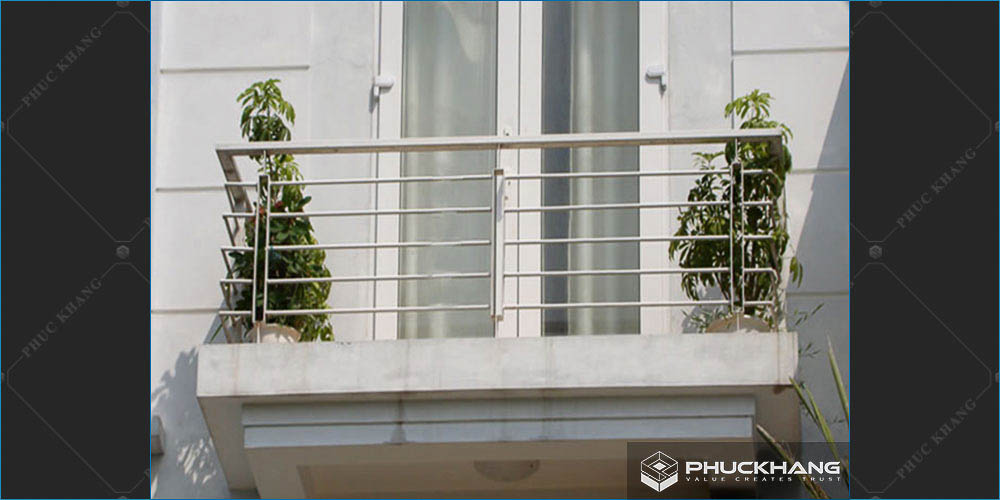 lan can ban công inox hộp 304