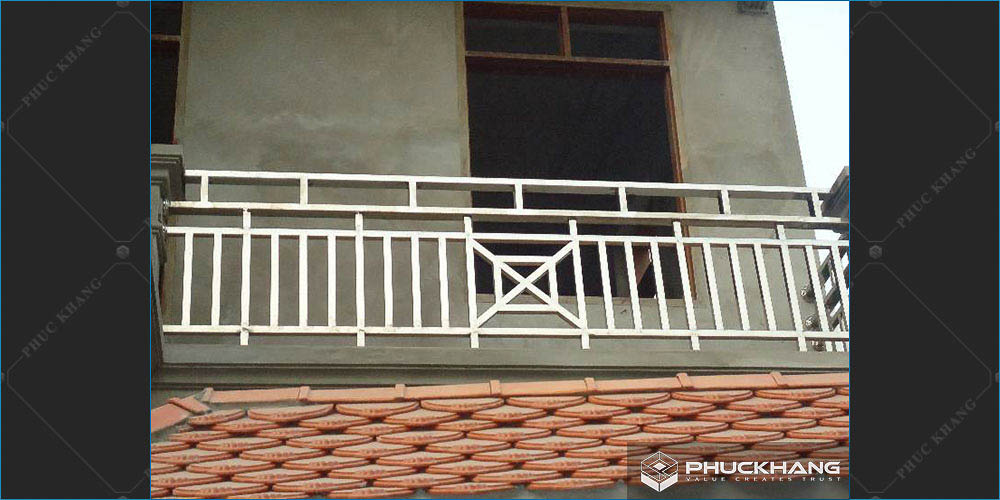 lan can ban công inox 304 vuông