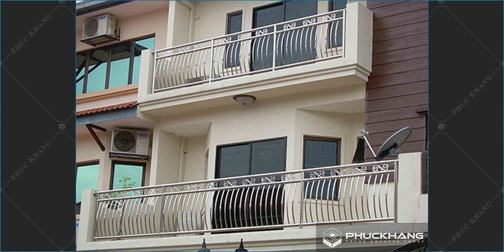 lan can ban công inox tròn ngoài trời