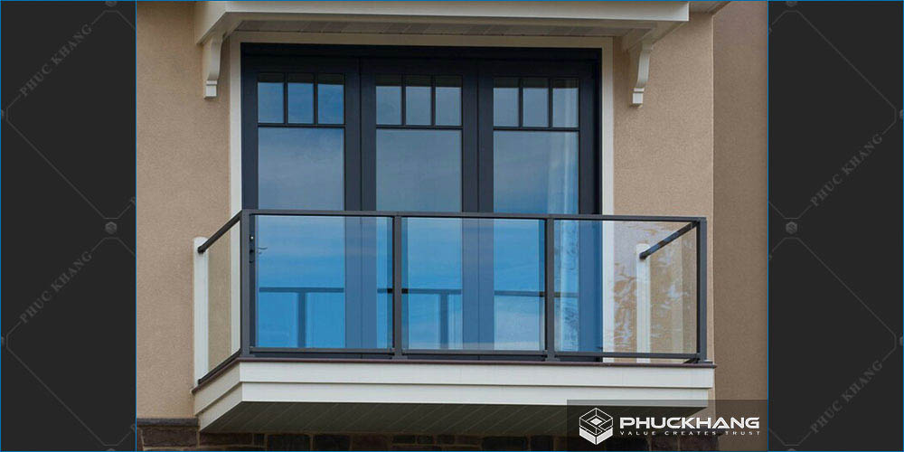 những mẫu lan can ban công kính cường lực pad kẹp