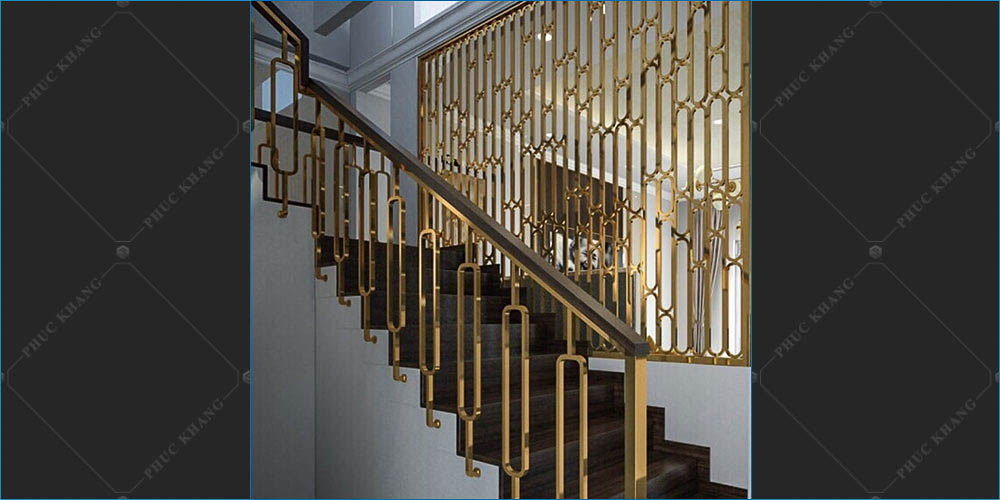 vách ngăn inox gold che cầu thang đẹp