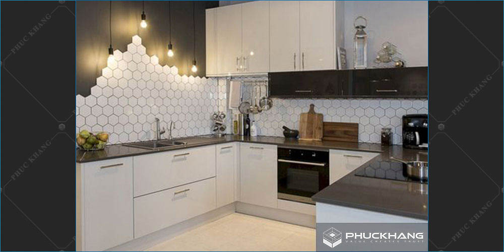 gạch lục giác ốp tường bếp