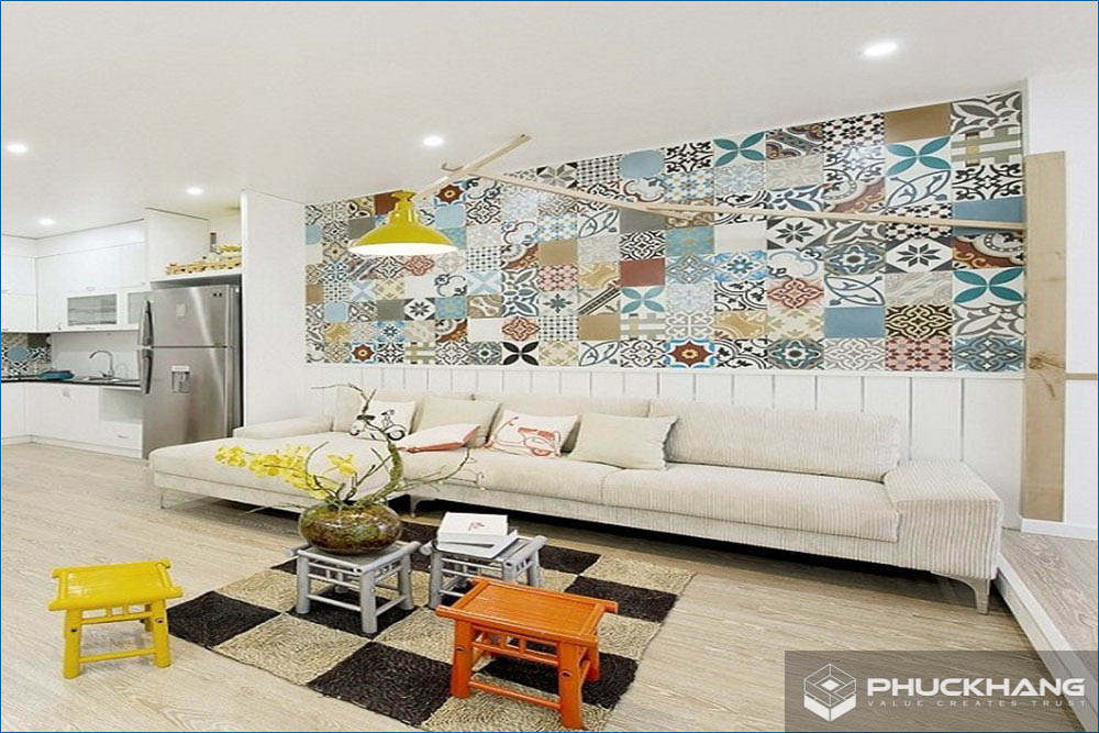 gạch ốp tường 1 mảng tạo điểm nhấn cho phòng khách