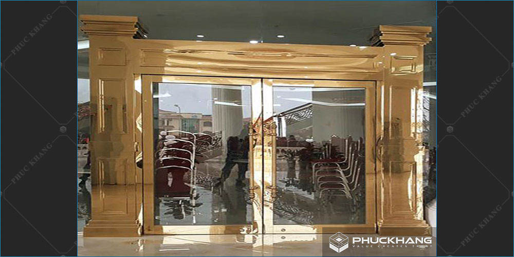 mẫu cửa inox mạ vàng