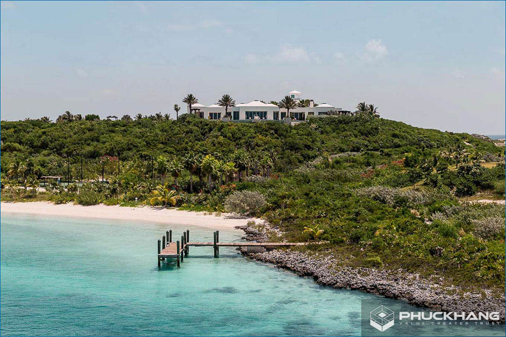 Over Yonder Cay, Bahamas