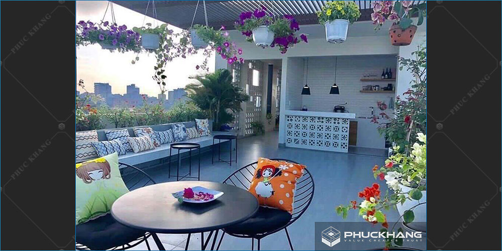 mẫu thiết kế sân thượng nhà phố