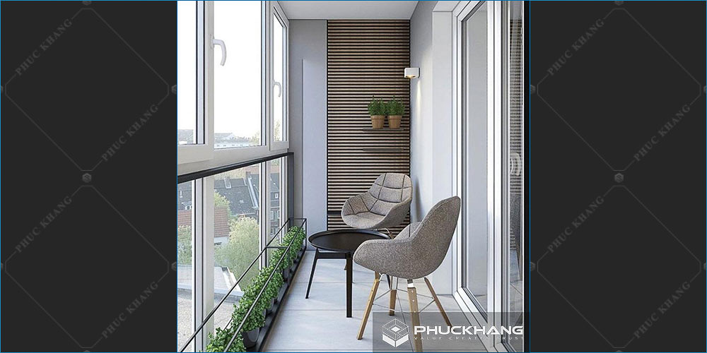 tiểu cảnh ban công với ghế thư giãn