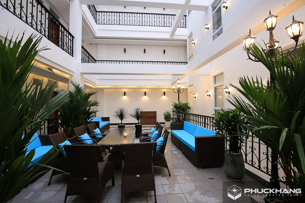 tòa nhà căn hộ dịch vụ universe apartment
